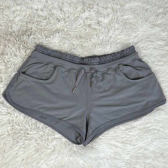 Lululemon Strength and Tone Shorts in Fossil - Picture 2 of 10